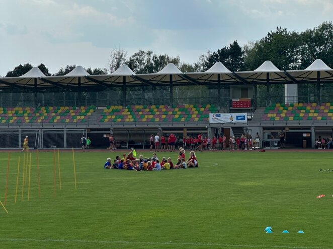 Poprvé na fotbale