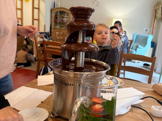 Vyrábění čokolády s Chocco caffe v Rodinném centru 05/2025